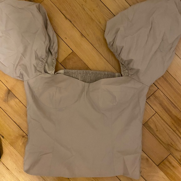 Puff sleeve top, cup detail - Picture 5 of 7